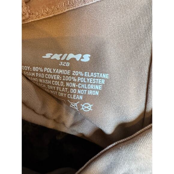 SKIMS Strapless Bra - Clay - 32B - Picture 3 of 3